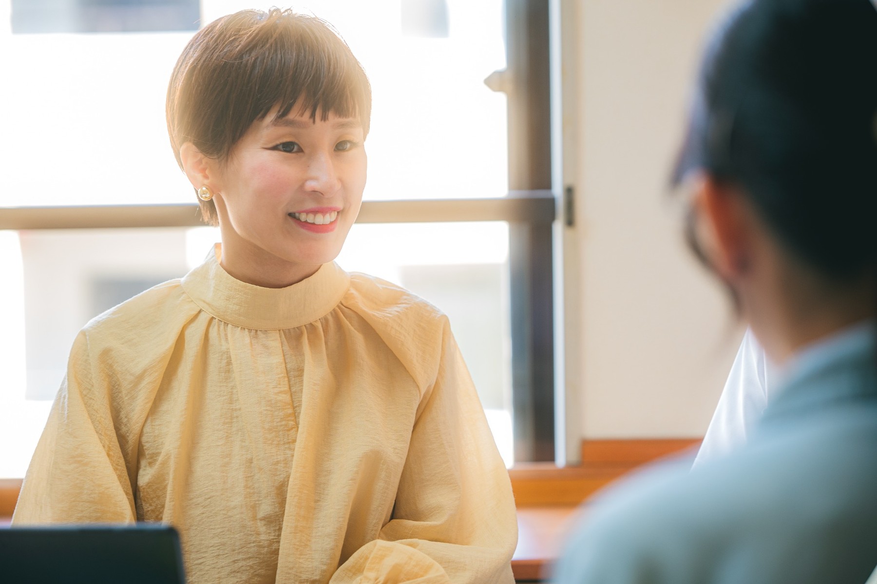 SASHI Medical Reach代表 坂田早希が相談者と対話している様子
